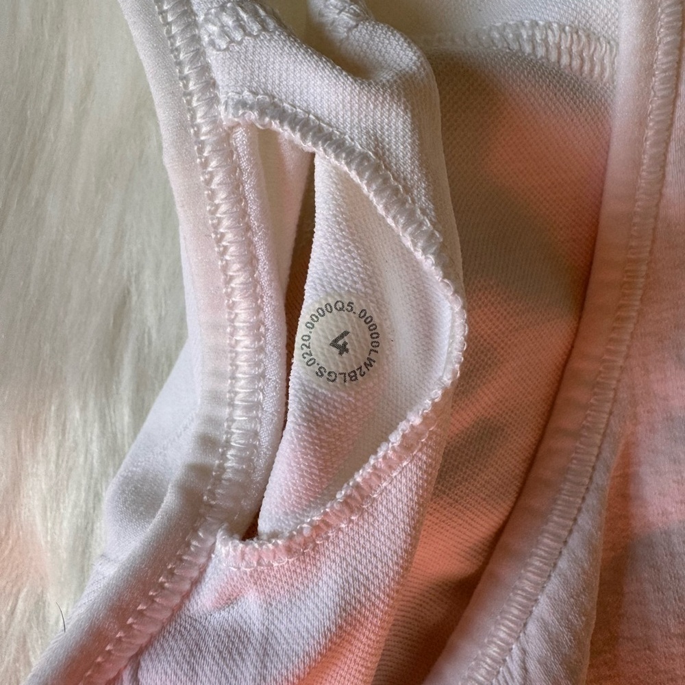 Lululemon Size 4, Ebb to Train Bra, Medium Support, C/D Cup - Picture 5 of 7
